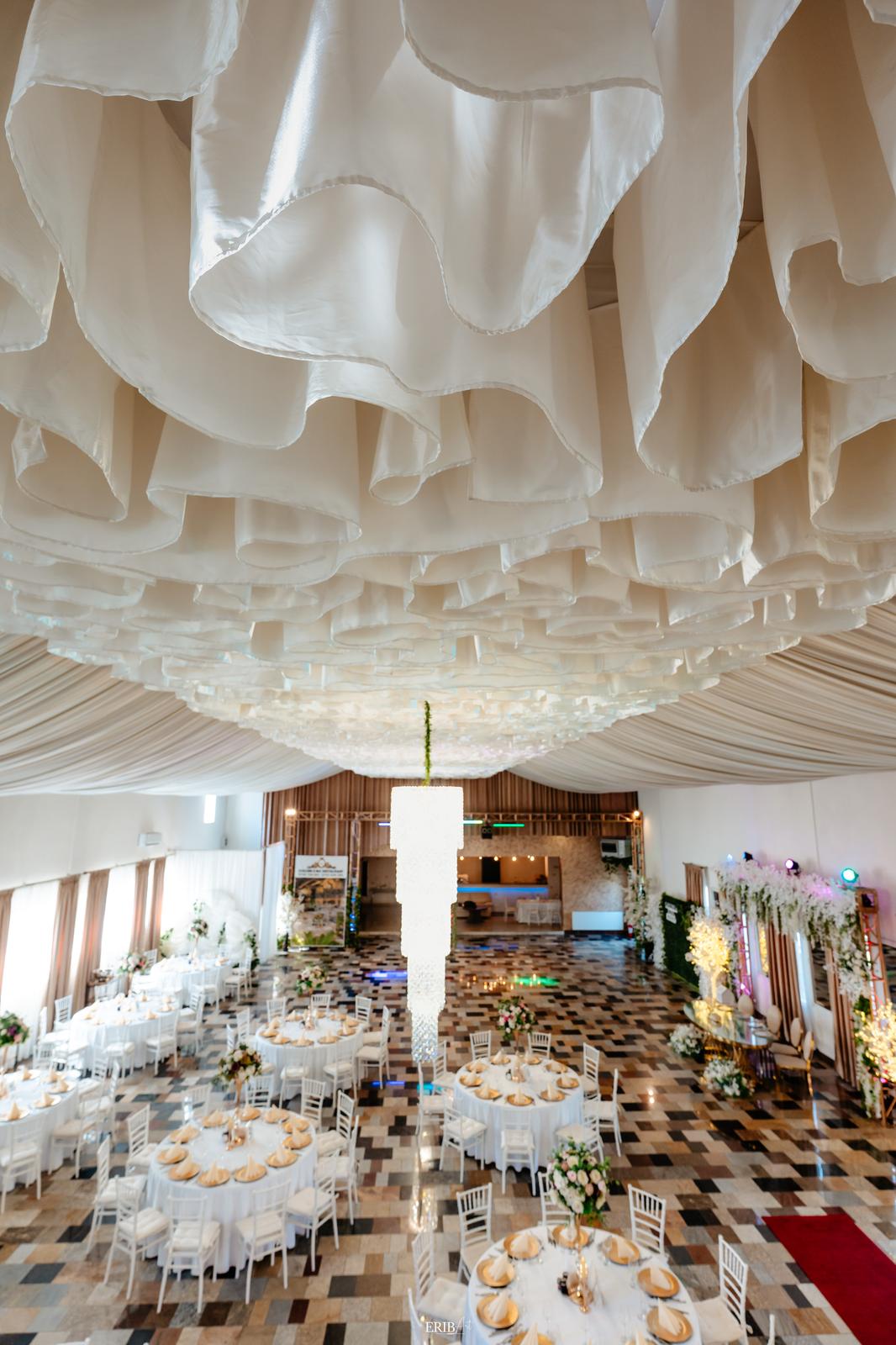 Decor plafon drapat