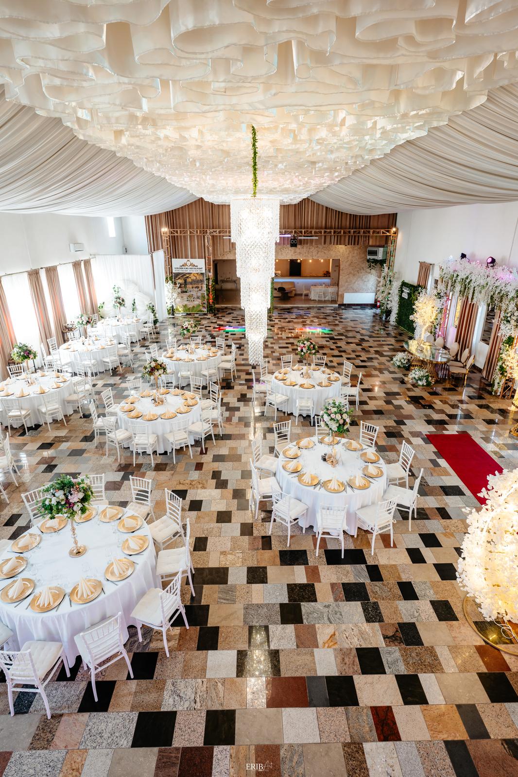 Decor arcadă florală